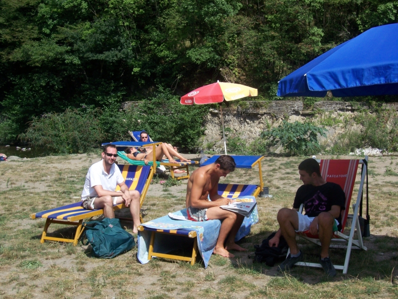  Image name: Persone046.jpg 
 width: 800 pixel 
 height: 601 pixel 
 Size: 507232 bytes 
 Click to enlarge 